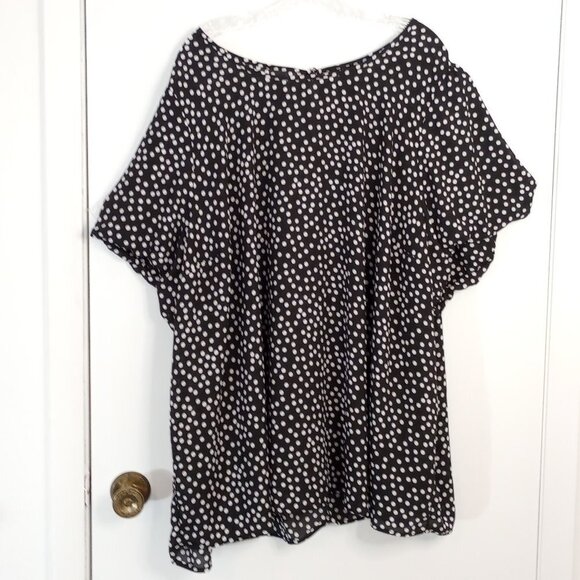 Torrid Abbey Black & White Polka Dot Puff Sleeve Top - Picture 1 of 11